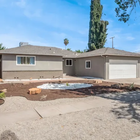 Fresno House | Pool | Fire Pit | Garage | 3/2:Wow!