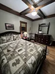 Elegant, Recipient of Historic Preservation Award! 2 Blocks From Downtown . - Bungalow