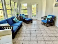 Charming 4-bedroom house with WiFi and “stock tank” pool in beautiful Georgetown - 2-Star