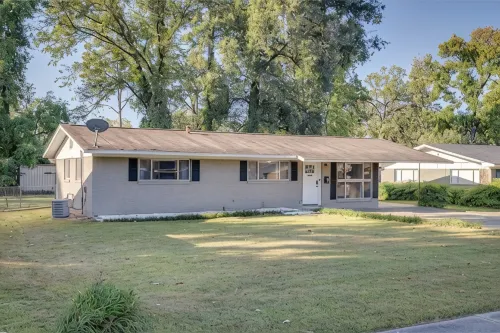 Close to Ulm & Meta, Pet Friendly, Fiber Internet, Carport! - 3-Star