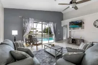 Lovely home near Disney with a Heated pool and game room in a resort community. - مسبح خاص