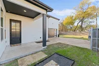 Spacious 4-bedroom house in fabulous Dallas with WiFi, AC - Bungalows