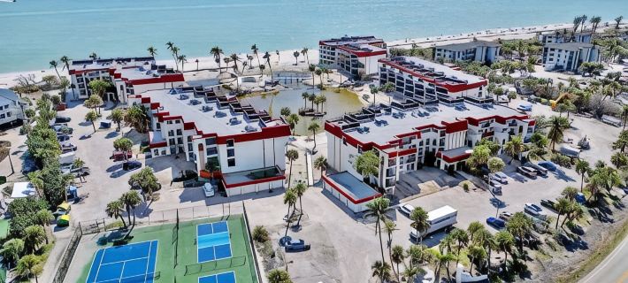 Direct Beach Front/Best View of Gulf Remodeled Pointe Santo E36 Sanibel Hotels in Sanibel