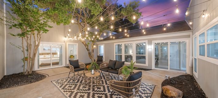 Modern Family Haven, Pool, Game Room,Sky Lit Atrium,5 bedrooms,King beds,3 baths Ξενοδοχεία στην πόλη Plano