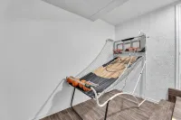 Comfy beds, Game Room, & Clean - Worth it! - Wifi