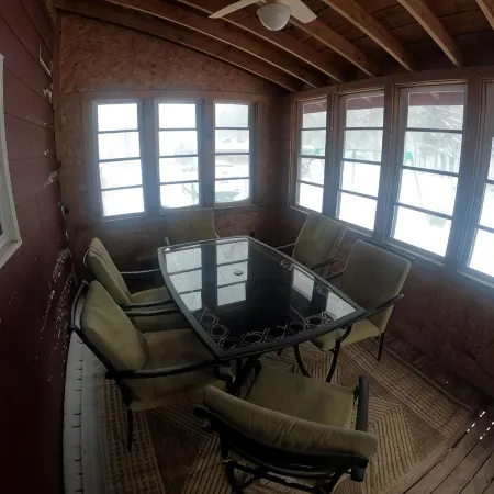 Ugly Cabin, Stunning Escape – Hot Tub! Fire Pit! Fast Wifi! Sunroom! Hiking!