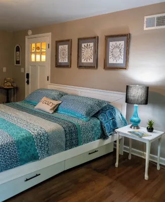 Downtown Lancaster Studio Apartment!  “Modern Meets Vintage - 3 estrellas
