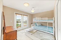 Waterfront, Private Boat Dock, Paddle board, Near Springs - 3-Star