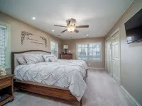 New! Charming Home in the Heart of Bemus Point, Lake Chautauqua, NY - Wifi