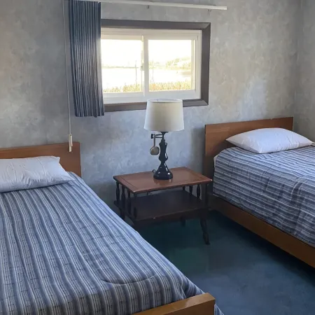 Hideaway on Little Bay - close to boat launch, beach, restaurants and more