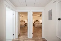 Spacious Vacation Home: Sleeps 16, 1/2 mi to Beach & Boat Ramp - Family Friendly - 3성급