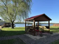 Beautiful rustic lodge located on Lake Guntersville with private boat ramp/dock - Wifi