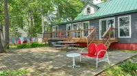 Hygge Lodge is a gorgeous lakefront gathering place for year round family fun. - Chalets