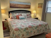 Waterfront, Romantic, Views, Pool/Hot tub, Kitchen, 2 TVs, Fishing Pier, WIFI - balcony