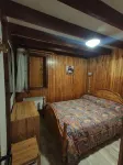 Half wooden CHALET in a clearing in Pyrenees 2000 - Hytter