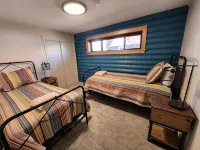 Mid Century Gem! Close to campus, downtown and bus stop. Clean and comfortable. - Boutique