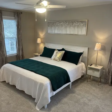 Sunset Seaker - Sound Front Condo with Pool