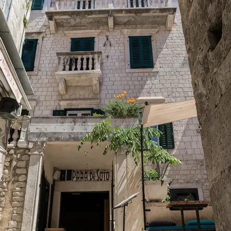 Slavija Culture Heritage Hotel