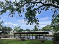 River house Getaway - 3-Star