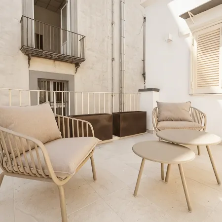 Luxe Apt w/ double terrace in the Heart of Naples