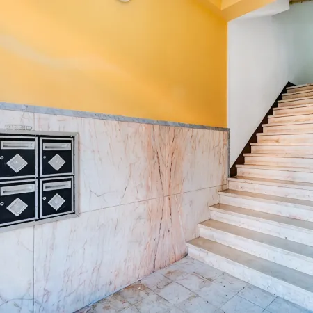 Bright Double | AC   Shared Bathroom | Saldanha II
