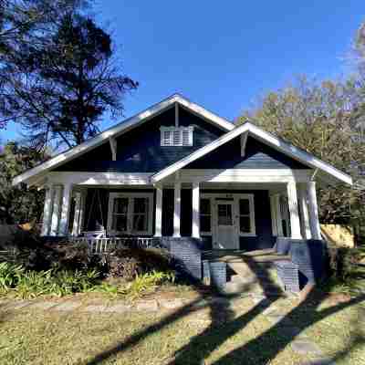 Classic craftsman centrally located close to downtown, VSU and SGMC Hotel Exterior