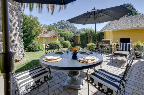 Sonoma Sunshine, by Vinifera Homes - balcony