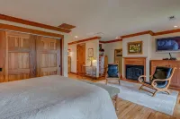 Incredible Luxury Loft in Historic Downtown McMinnville - 4-Star
