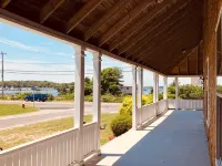 Historic Home Across from Monument Beach, Central A/C - Boutique