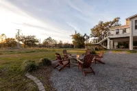 The Salty Bungalow - Pool, Pet Friendly, Walking distance  to Beach! - Wifi