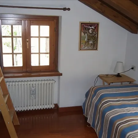 Little House on the Bridge - See Reviews of charming stays in history!