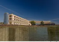 Best Western Plus Silverdale Beach Hotel - 3-Star