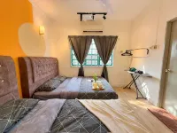 Kota 48A 8pax|3minsdrivetoJonker|TownArea by YeeStay - Villas