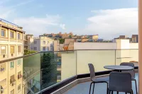 Bob W Eolou Athens - con vistas a la montaña