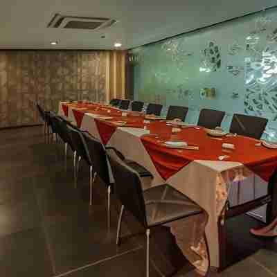 Hotel Heavens Park Dining/Meeting Rooms