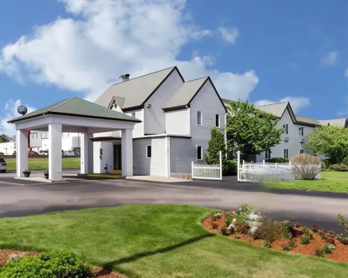 Residences at Solomon Pond Hotels in Marlborough