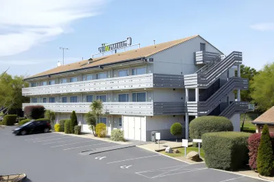 Campanile Valenciennes Ouest - Petite FORÊT Hotels in Rouvignies