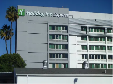 Holiday Inn Express Van Nuys, an IHG Hotel