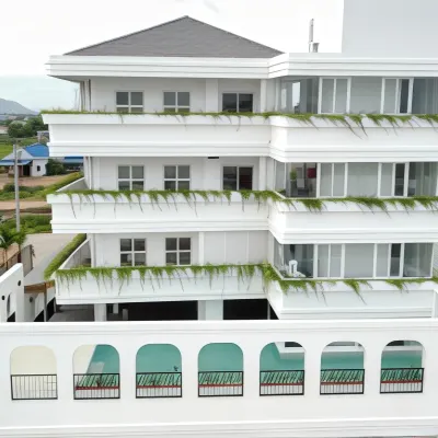 Montagne Boutique Hotels near សេះសមុទ្របាញ់ទឹក