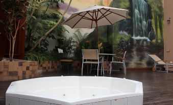 Grand Victoria Boutique Hotel