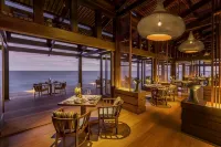 Kudadoo Maldives Private Island – Luxury All Inclusive Hotels in Hurawalhi