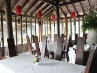 Chivaree Hotel and Resort Hotels in Tha Mai District