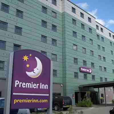 Premier Inn London Elstree / Borehamwood Hotel Exterior