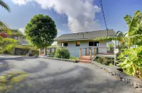 Cozy Kona Coast Apt w/ Lanai ~ 8 Miles to Beach! Hotels near Kanaloa Octopus Farm