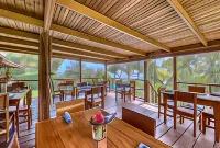 Oasis Bluff Beach Hotels in Bocas del Toro
