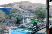 Ondudu Safari Lodge - Pools