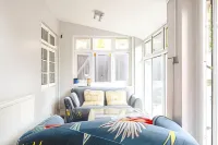London Comfy Doubles - parking