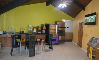 Bloomer Inn & Suites