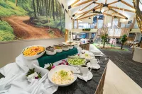 Gooderson Monks Cowl Golf Resort Hotels in Gaints Castle Game Reserve