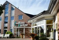 Hotel Landhaus Dierkow Các khách sạn ở Rostock